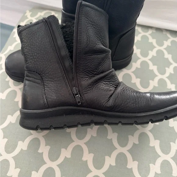 Ecco Black Leather Ankle Boots - Picture 3 of 6